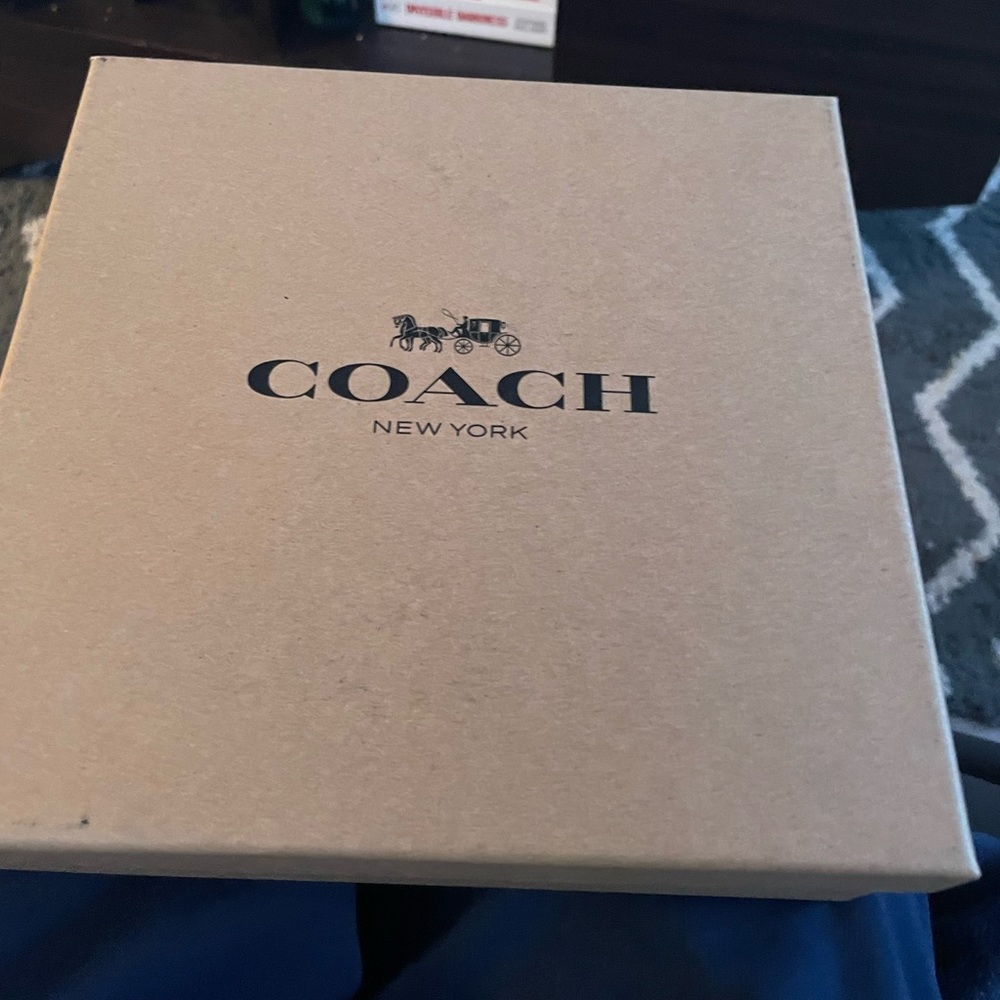Brand New never worn never sized Coach men’s reversible belt